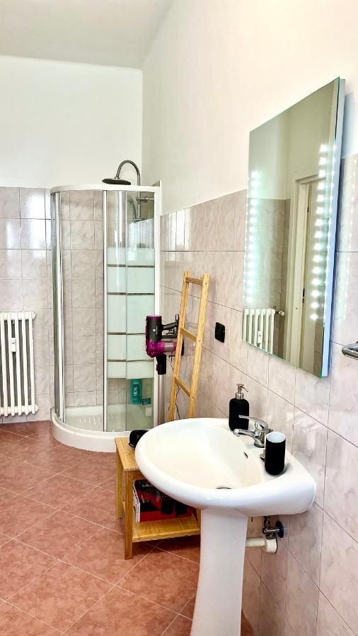 New Apartment, Near Metro Monte Grappa Τορίνο Εξωτερικό φωτογραφία