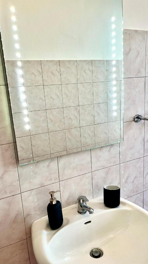 New Apartment, Near Metro Monte Grappa Τορίνο Εξωτερικό φωτογραφία